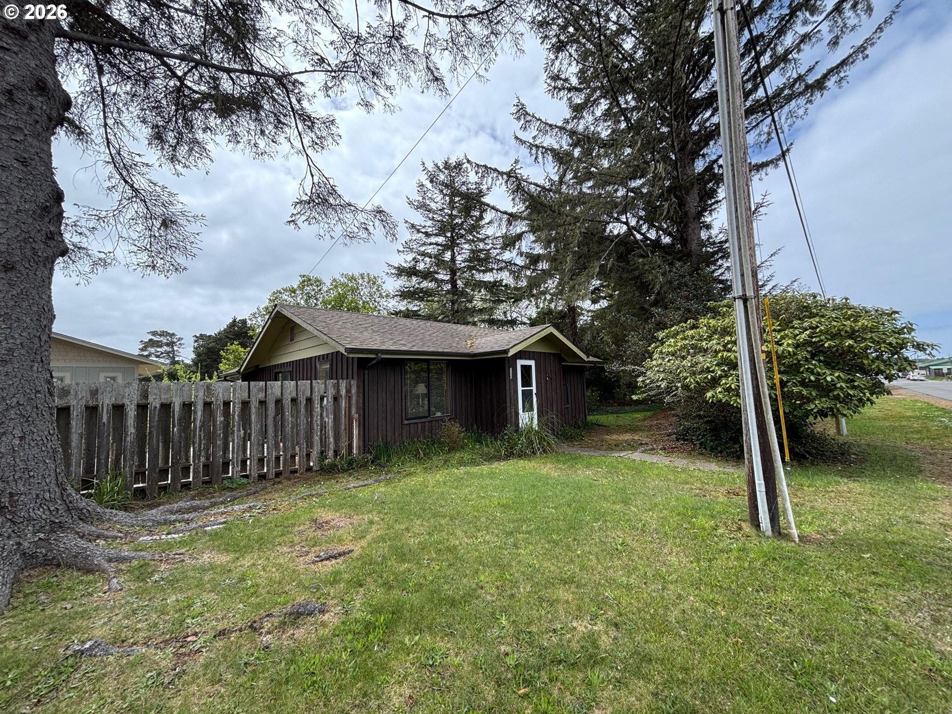 330 10th Street Southwest Bandon, OR 97411 - Photo 16 of 44