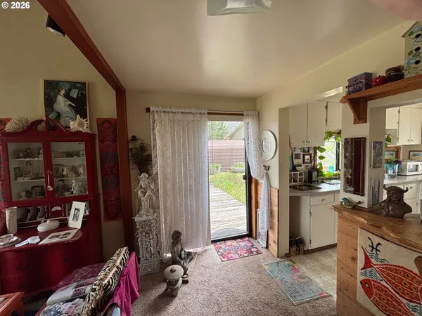 $359,500 | 330 10th Street Southwest, Bandon, OR 97411