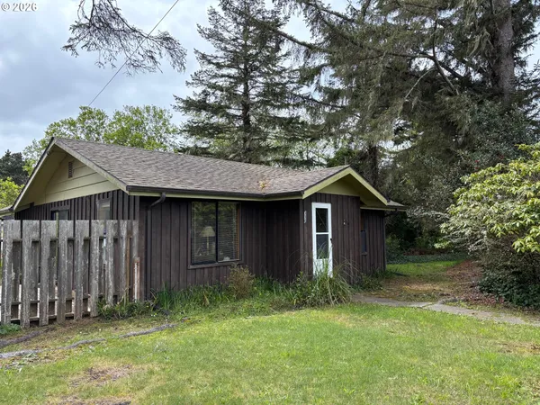 $359,500 | 330 10th Street Southwest, Bandon, OR 97411