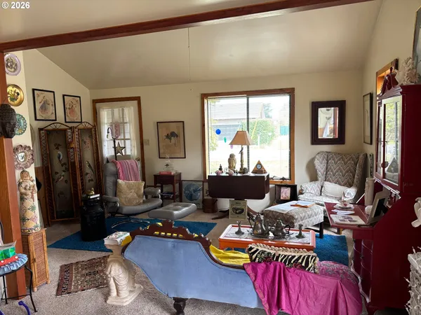 $359,500 | 330 10th Street Southwest, Bandon, OR 97411