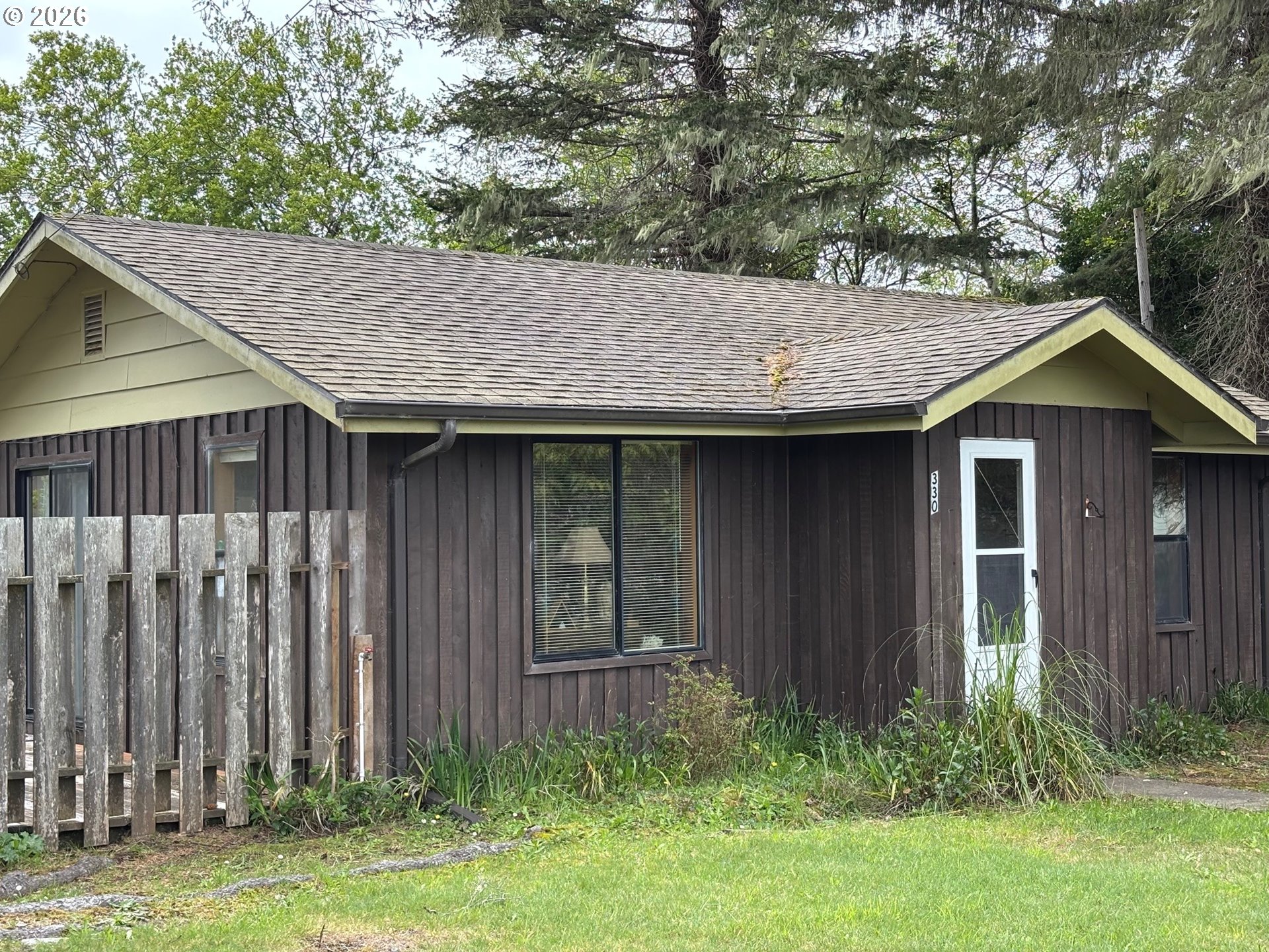 330 10th Street Southwest Bandon, OR 97411 - Photo 4 of 44