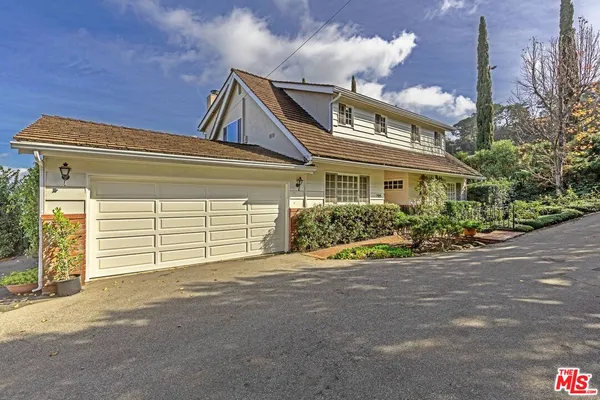 $2,495,000 | 7815 Mulholland Drive, Los Angeles, CA 90046