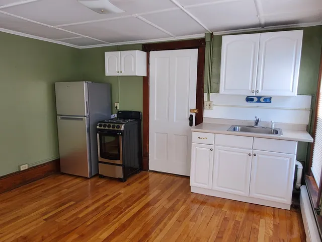 $795 | 4 Elm Street, Unit 201, Lancaster, NH 03584