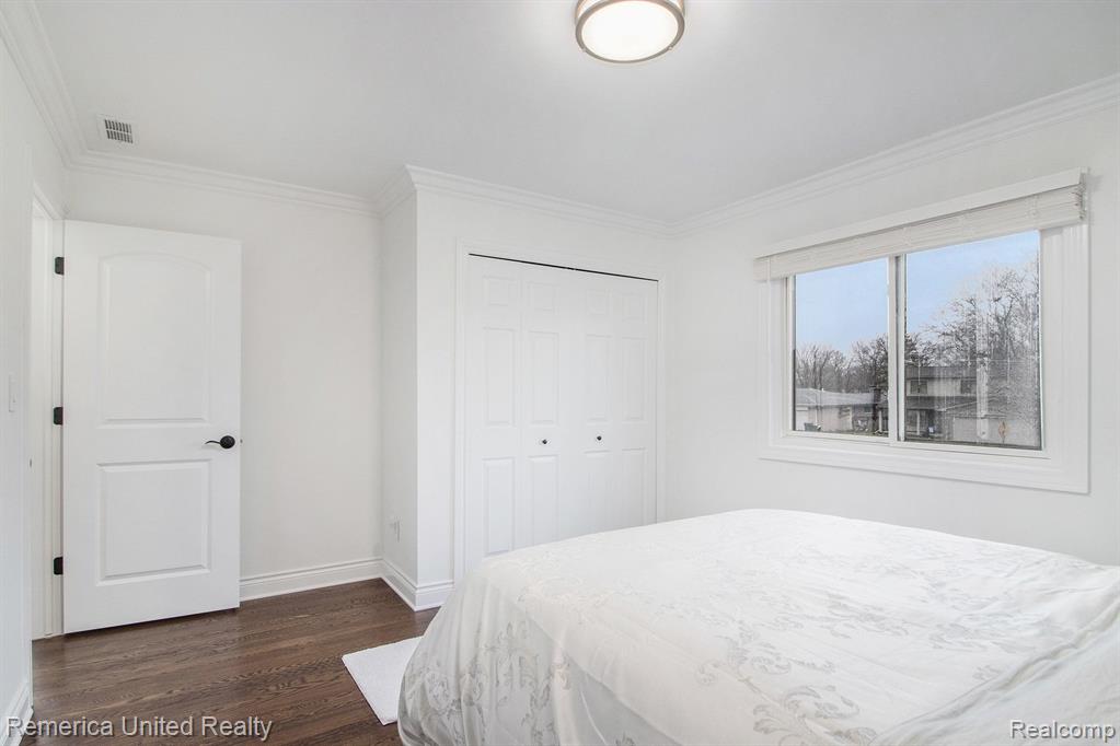 43108 Hanford Road Canton, MI 48187 - Photo 26 of 35