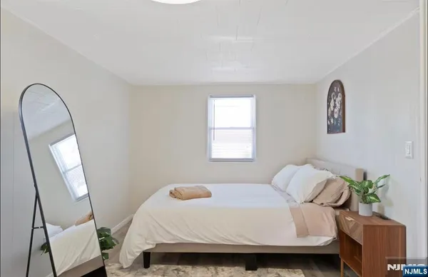 $4,000 | 700 9th Street, Carlstadt, NJ 07072