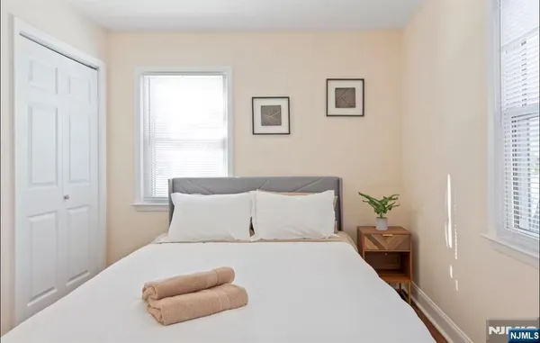 $4,000 | 700 9th Street, Carlstadt, NJ 07072