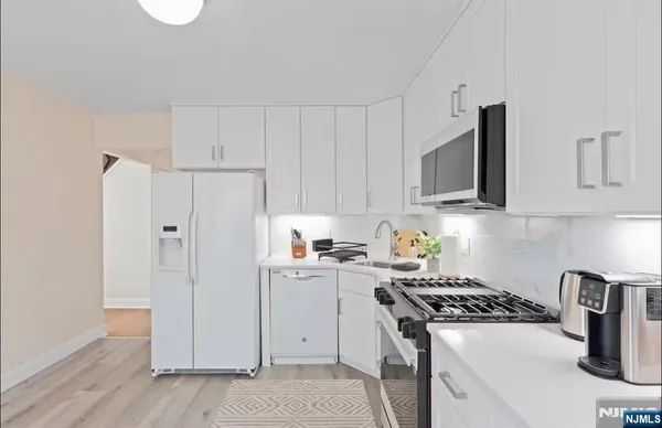 $4,000 | 700 9th Street, Carlstadt, NJ 07072