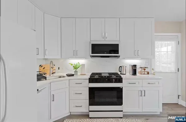 $4,000 | 700 9th Street, Carlstadt, NJ 07072