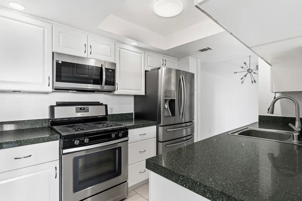 $2,200 | 1492 South Camino Real, Unit 110, Palm Springs, CA 92264