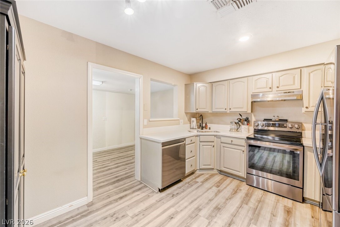 325 West Rochell Drive Henderson, NV 89015 - Photo 8 of 18