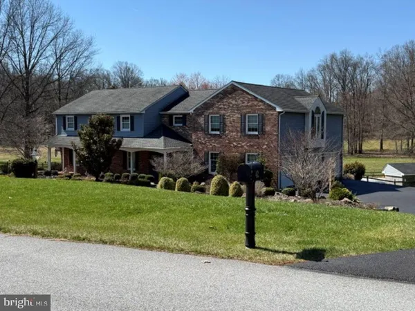 $950,000 | 42 Eleanor Drive, Spring City, PA 19475
