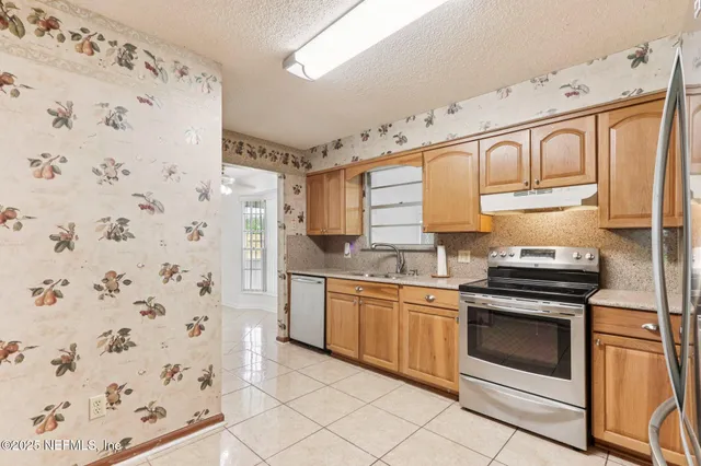 $299,000 | 1732 Papaya Drive North, Orange Park, FL 32073