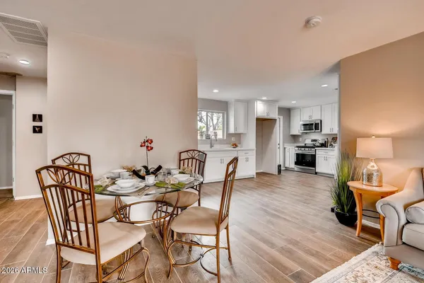 $2,449 | 1806 East Don Carlos, Tempe, AZ 85281