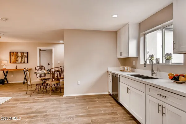 $2,495 | 1806 East Don Carlos, Tempe, AZ 85281