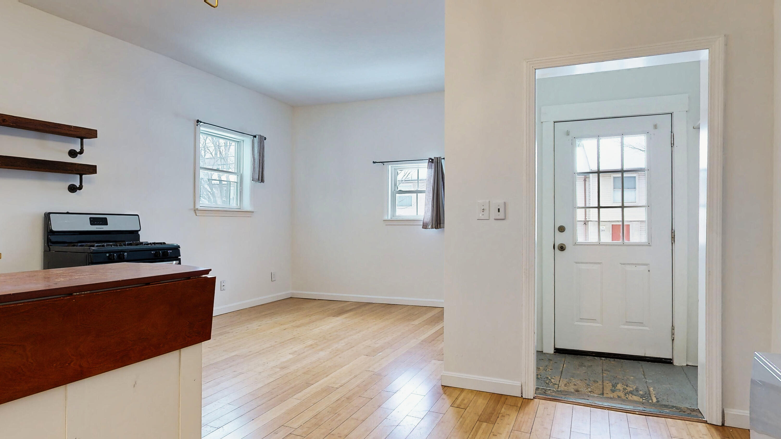 243 Spring Street Portland, ME 04102 - Photo 12 of 30 243-Spring-Street-Portland-02282023_1526