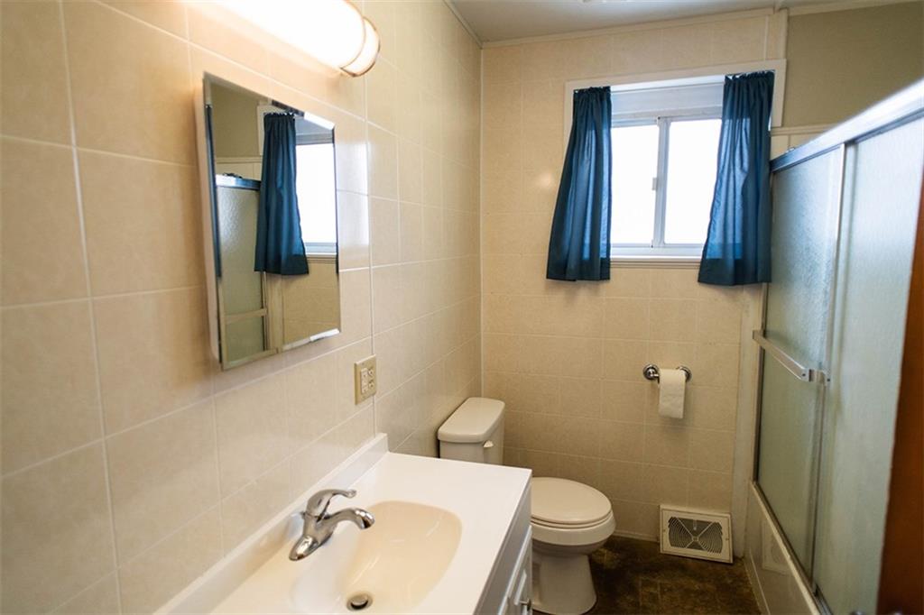 1110 Chestnut Street Indiana, PA 15701 - Photo 8 of 9 Bathroom
