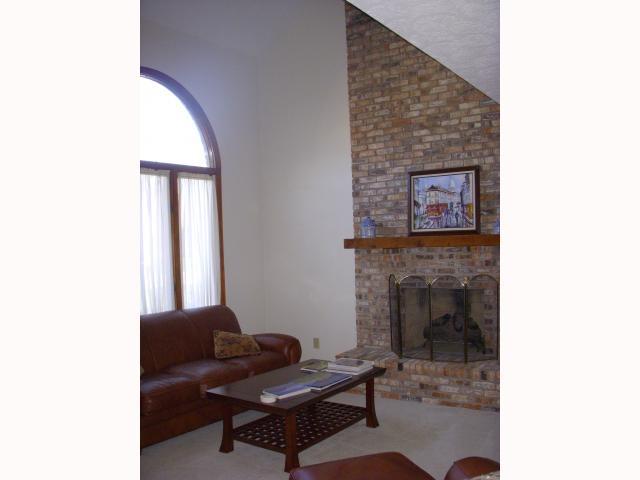 5853 RidgeHill Way Avon, IN 46123 - Photo 4 of 12 Gallery Image 4
