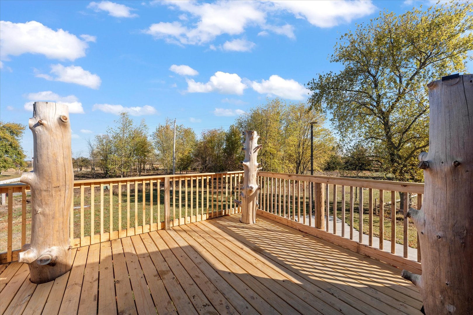 1311 East 4140 North Road Rankin, IL 60960 - Photo 40 of 54 a view of balcony with wooden floor and fence