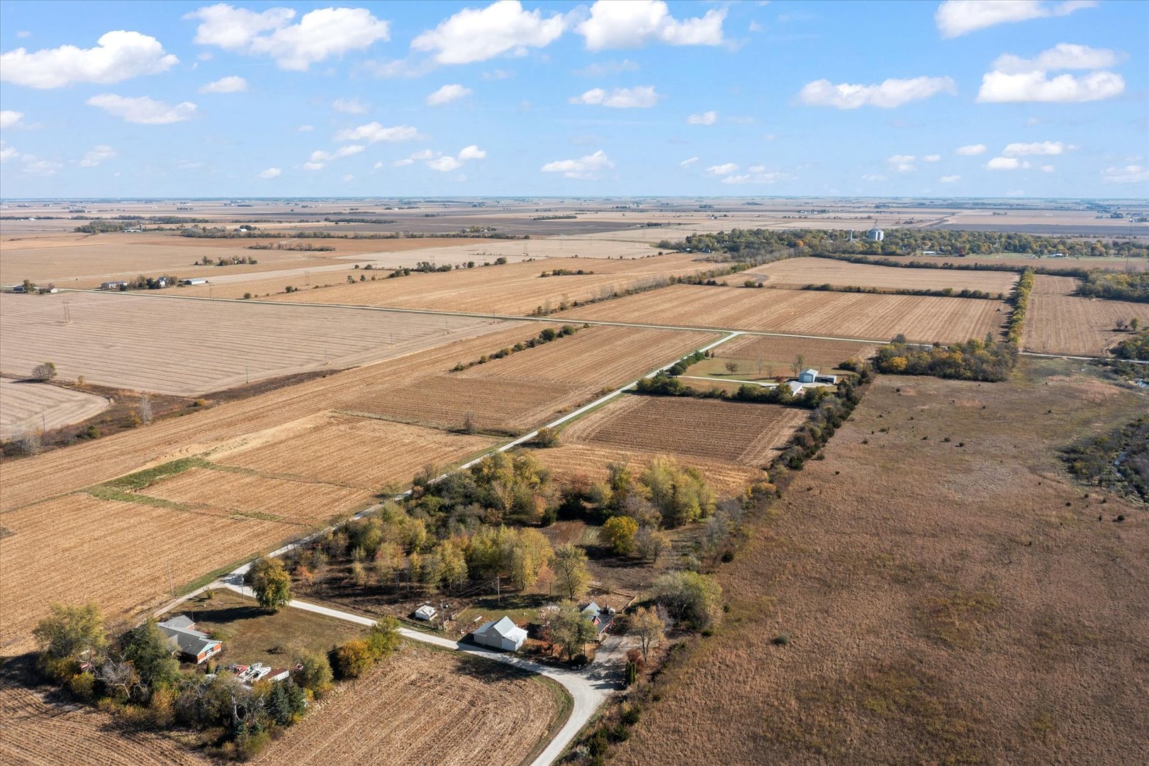1311 East 4140 North Road Rankin, IL 60960 - Photo 5 of 54 an aerial view of beach and ocean