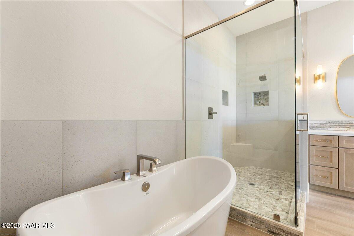 5243 Dells Point Road Prescott, AZ 86301 - Photo 20 of 40 Primary Suite - 5243 Dells Point Rd
