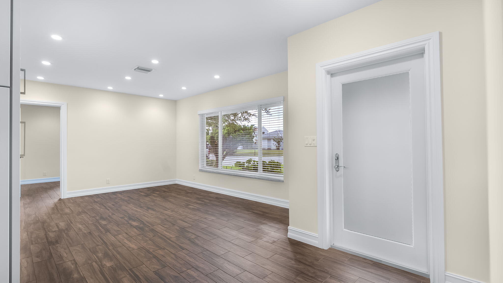 1041 Southwest 4th Street Boca Raton, FL 33486 - Photo 4 of 42 Living Room