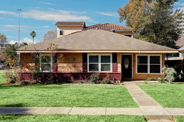 $2,300 | 501 Wilmington Drive, Bellaire, TX 77401