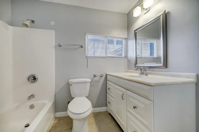 $2,300 | 501 Wilmington Drive, Bellaire, TX 77401