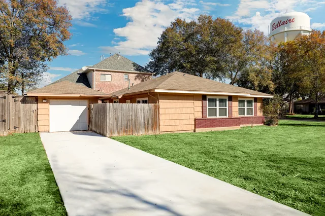 $2,300 | 501 Wilmington Drive, Bellaire, TX 77401