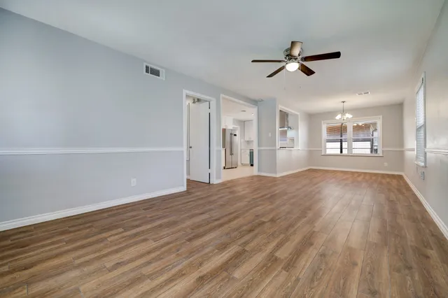 $2,300 | 501 Wilmington Drive, Bellaire, TX 77401