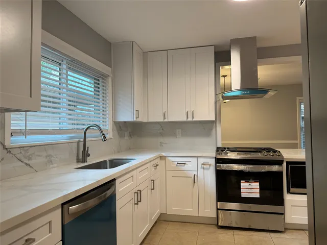 $2,300 | 501 Wilmington Drive, Bellaire, TX 77401