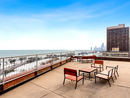 $2,850 | 3100 North Lake Shore Drive, Unit 1402, Chicago, IL 60657