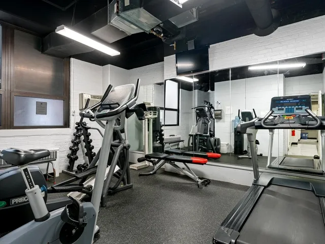 $2,850 | 3100 North Lake Shore Drive, Unit 1402, Chicago, IL 60657