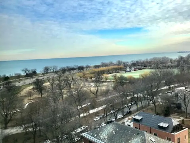 $2,850 | 3100 North Lake Shore Drive, Unit 1402, Chicago, IL 60657