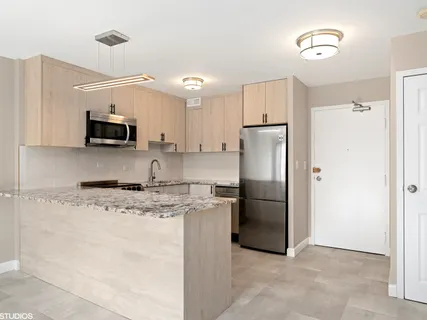 $2,850 | 3100 North Lake Shore Drive, Unit 1402, Chicago, IL 60657