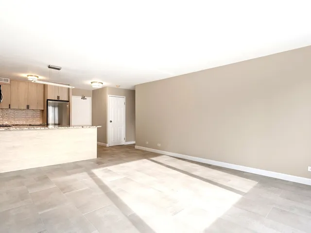 $2,850 | 3100 North Lake Shore Drive, Unit 1402, Chicago, IL 60657