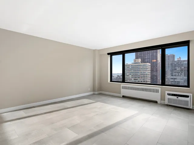 $2,850 | 3100 North Lake Shore Drive, Unit 1402, Chicago, IL 60657