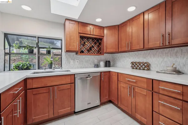 $1,065,000 | 6785 Aitken Drive, Oakland, CA 94611