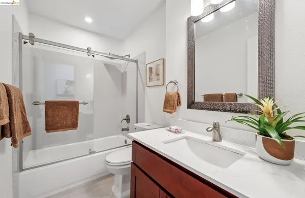 $1,065,000 | 6785 Aitken Drive, Oakland, CA 94611