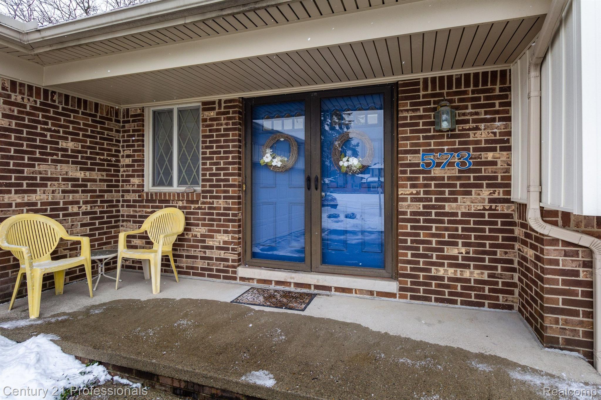 573 Lockmoore Court Rochester, MI 48307 - Photo 4 of 59 Gallery Image 4