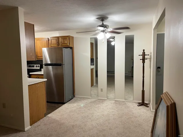 $950 | 2937 Westbrook Drive, Unit 214, Fort Wayne, IN 46805