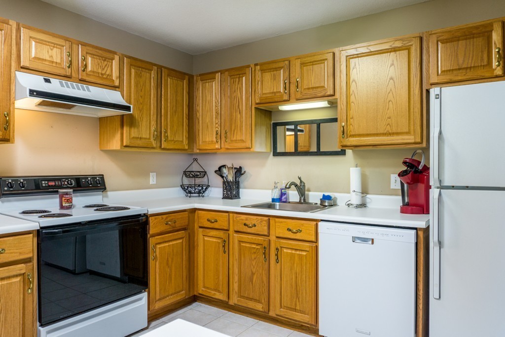 29 Sturbridge Hills Road, Unit 29 Sturbridge, MA 01566 - Photo 8 of 17 Gallery Image 8
