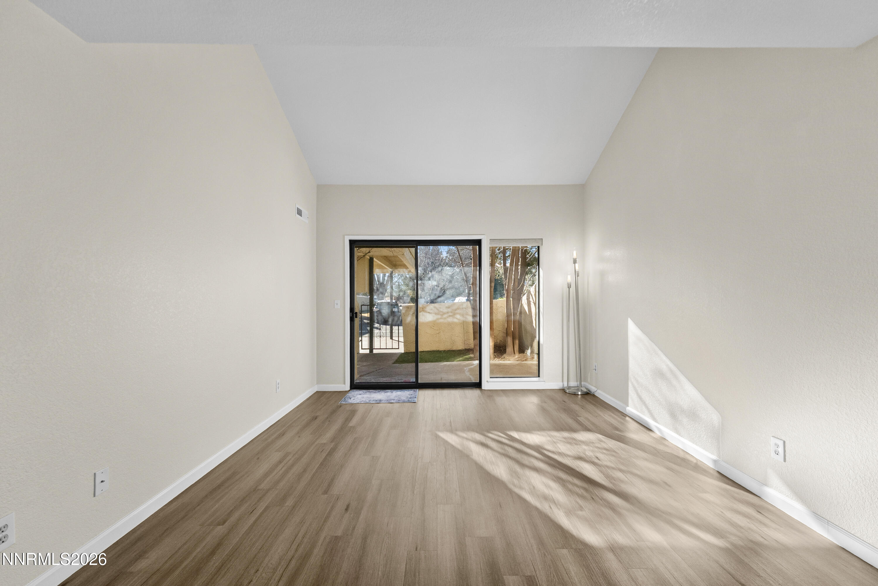 8600 Dixon Lane Reno, NV 89511 - Photo 13 of 39 08-8600 Dixon Lane Reno NV 89511 (8 of 4