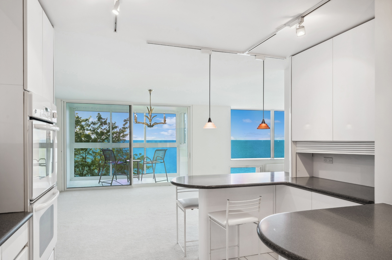 1500 Sheridan Road, Unit 5F Wilmette, IL 60091 - Photo 16 of 32 Gallery Image 16