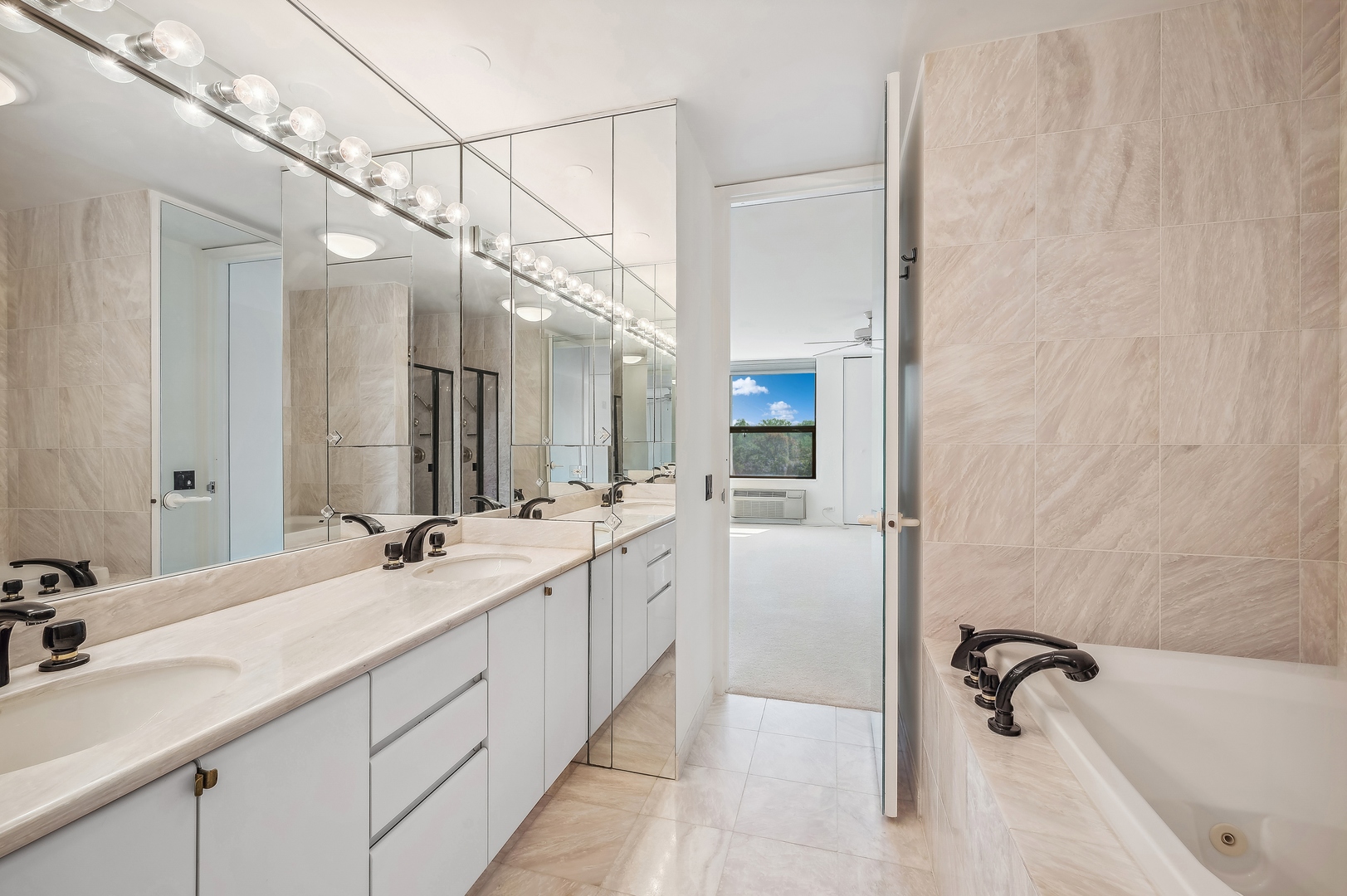 1500 Sheridan Road, Unit 5F Wilmette, IL 60091 - Photo 23 of 32 Gallery Image 23