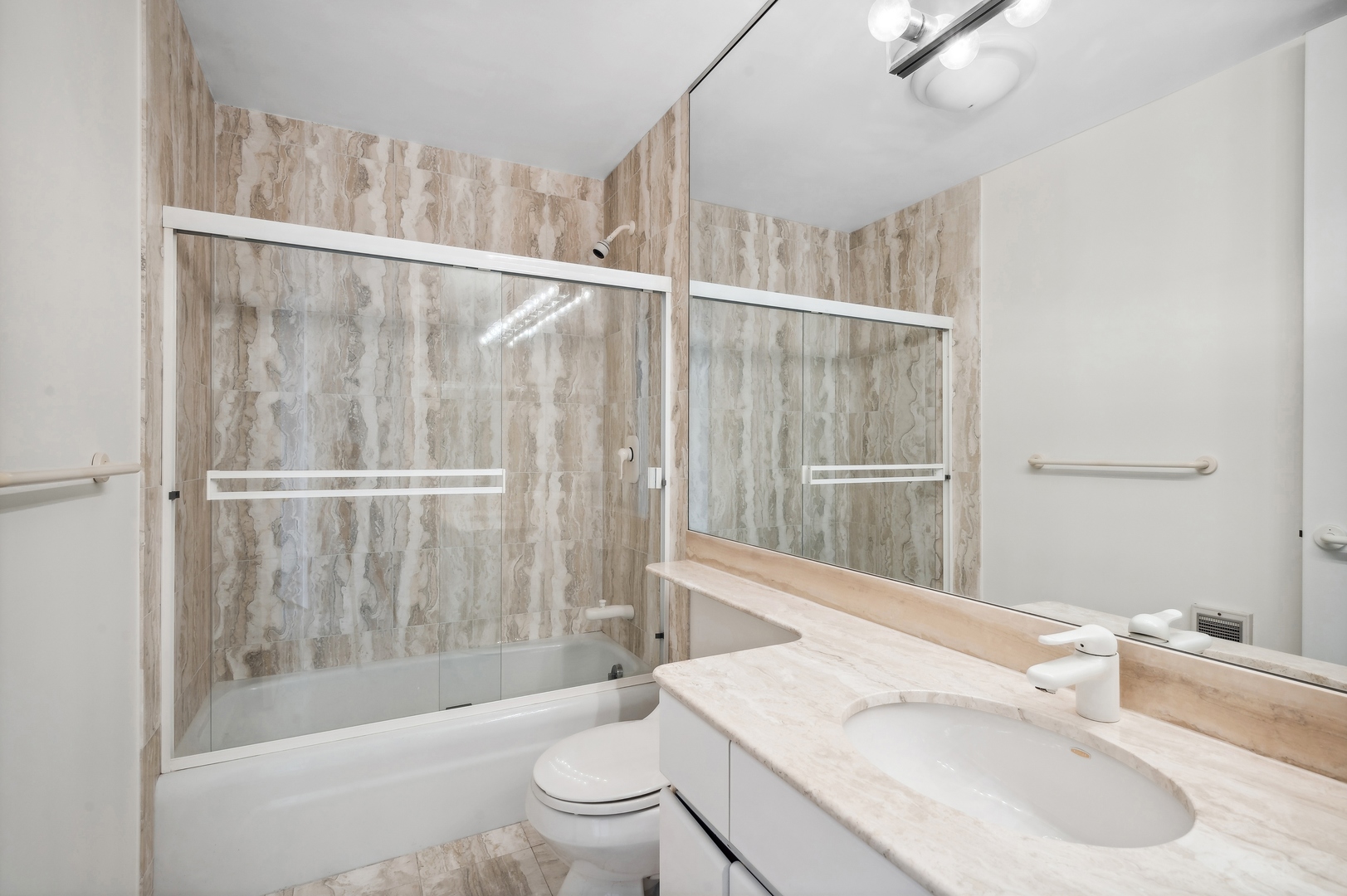 1500 Sheridan Road, Unit 5F Wilmette, IL 60091 - Photo 25 of 32 Gallery Image 25