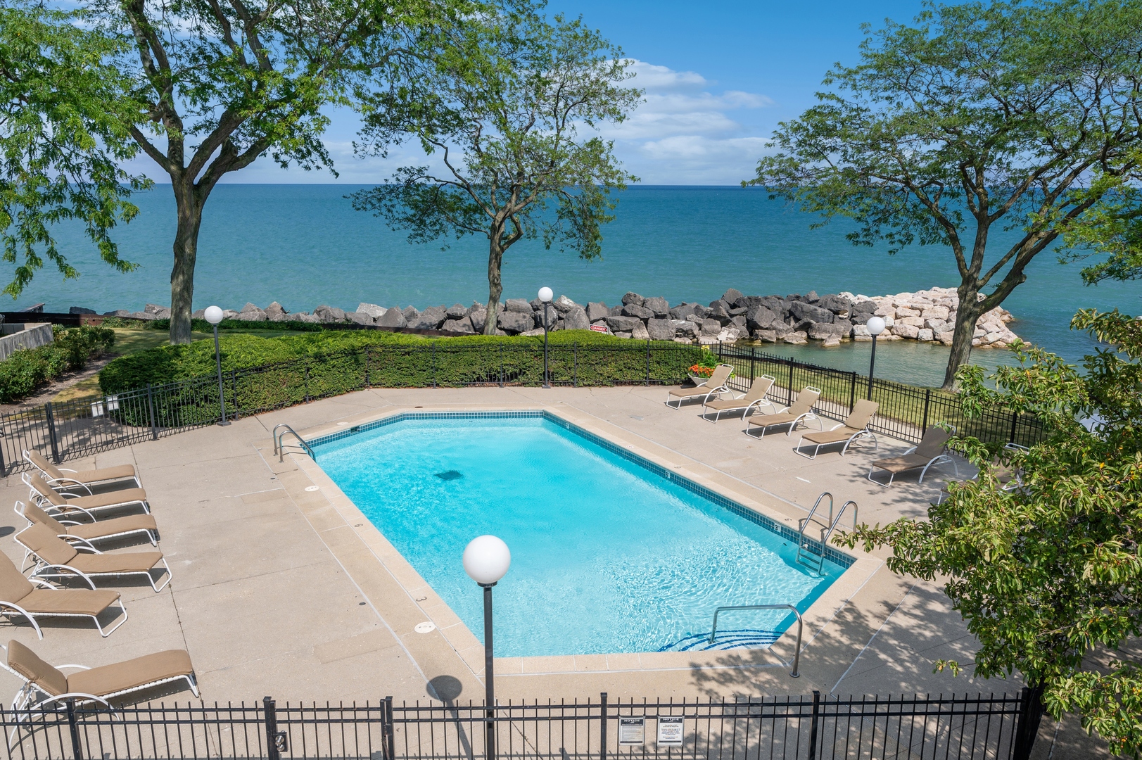 1500 Sheridan Road, Unit 5F Wilmette, IL 60091 - Photo 28 of 32 Gallery Image 28