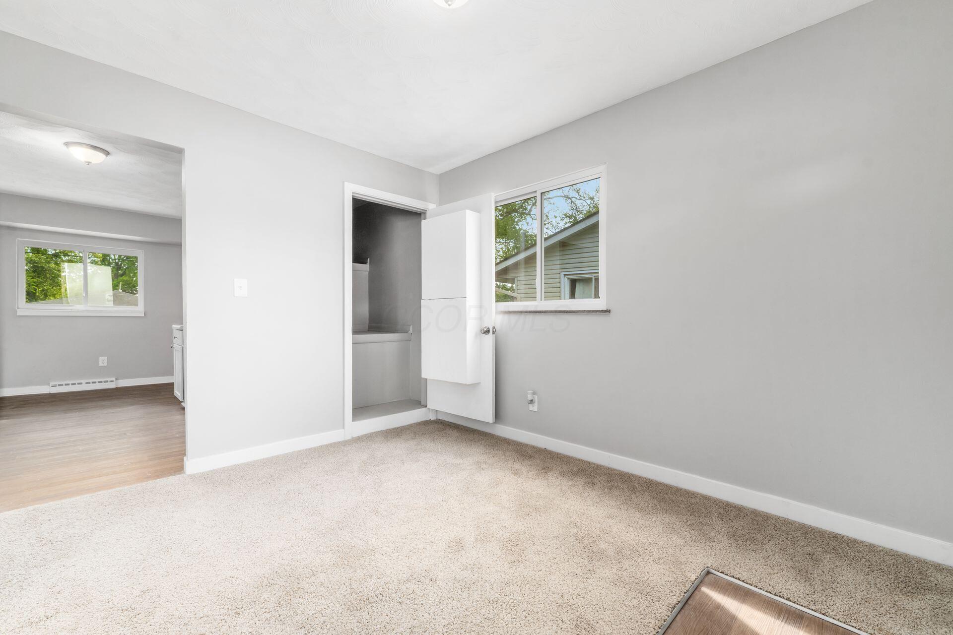 1472 Picard Road Columbus, OH 43227 - Photo 7 of 29 Interior entrance with storage