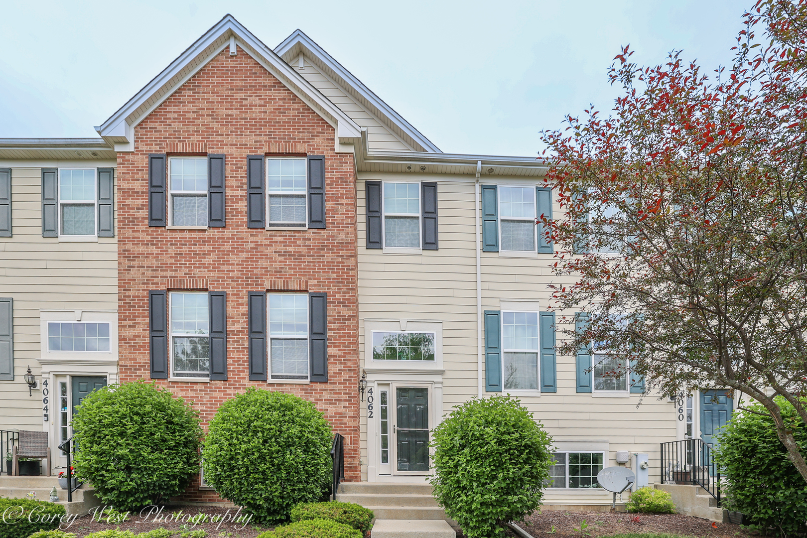 4062 Pompton Avenue Elgin, IL 60124 - Photo 1 of 41