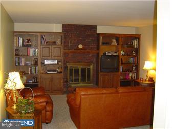 2605 Hill Road Reading, PA 19606 - Photo 8 of 12 Family Room