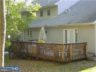 2605 Hill Road Reading, PA 19606 - Photo 10 of 12 Deck